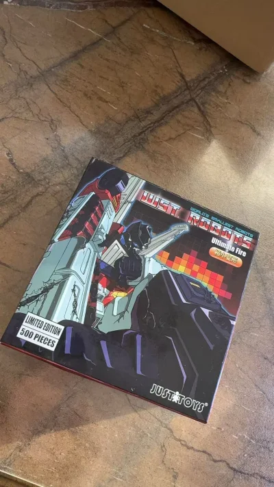 本来这个极小正义六面就很少见，没想到的是它居然还是个全新未拆的。原本想自己留下，无奈朋友想要，成人之美了！这也算是捡漏了哈