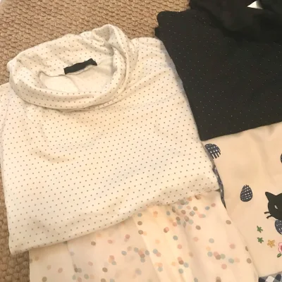 收到货好开心 这次快递质量比较轻运了六件才115 碎花和波点也都超级好看 每次拆开包裹都有惊喜太喜欢啦