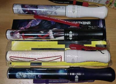 付款时心疼三秒，点亮时尖叫五分钟！手指按下开关的瞬间，心和场馆一起被染成他的颜色。这哪是应援棒？分明是通往快乐星球的专属飞船票