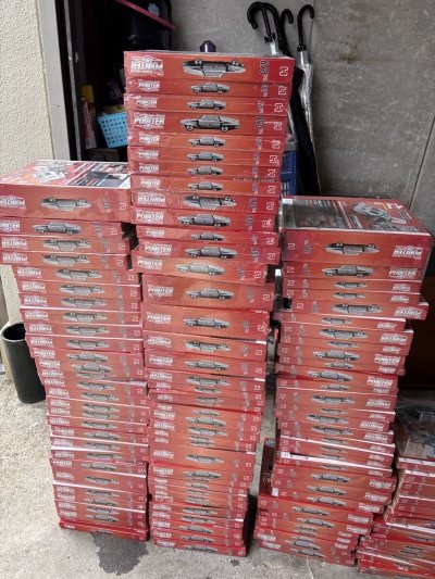 买来是全新的周刊，陆陆续续拼了好几个礼拜，效果确实好，大，合金，还有电动功效，真的是收藏的佳品，70cm长，无敌