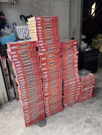 赛文奥特曼战车，因为太大了，所以分为了两个包裹，不得不说拼完之后的感觉真的是太棒了，成就感满满的，尺寸也是相当的大