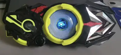 终于蹲到心仪的万代玩具啦！在挖煤姬下单全程超省心，物流时效比预期快很多，包装严实到离谱，八角尖尖毫无磕碰，品相直接拉满！到手检查没有中奖，配件齐全还带原装特典，这波血赚～海淘小白也能轻松上手，客服回复也很及时，以后淘模型还来挖煤姬