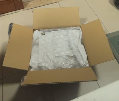 非常顺利的一次购物体验，由于是易碎品，挖煤放了非常充足的缓冲物以确保商品的安全性，商品也是如商家所描述，灯质感一流，没有损坏。非常开心。