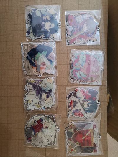 谁懂淘到梦中情谷的快乐！
在挖煤姬蹲到了冷门柄的本命挂件，下单前就被清晰实拍图打动，标注的微瑕几乎可以忽略，表面柄图非常清晰，虽然是金属挂件，但是完全没有生锈的痕迹。
而且平台翻译超贴心，日文详情秒看懂。物流比预想中快，包装裹了好几层气泡膜，到手毫无损伤。
十多年前...