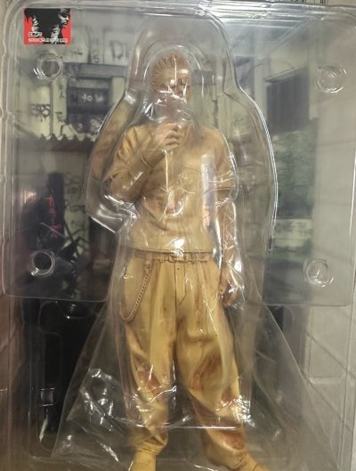 终于收到了象牙色的本诚
海老塚三人组老是缺一个
这次凑齐了 真不容易啊
也是竞价到了最后可承受的价位
还好是拿下来了！