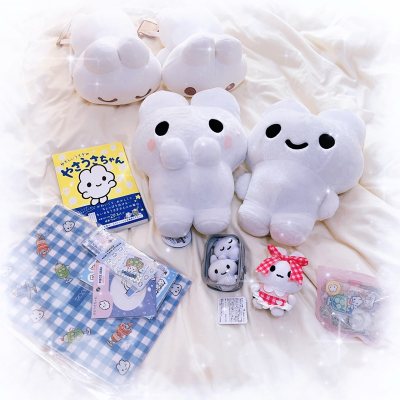 如图…一口气吃了一堆 太萌了太可爱了太软糯了！！
也感谢卖家好价出盘 看到的时候还以为是自己看错了怎么能捡到那么大的便宜啊…
物流加税是200rmb左右 意外地便宜 打包和物流都很满意！下次再来挖点别的