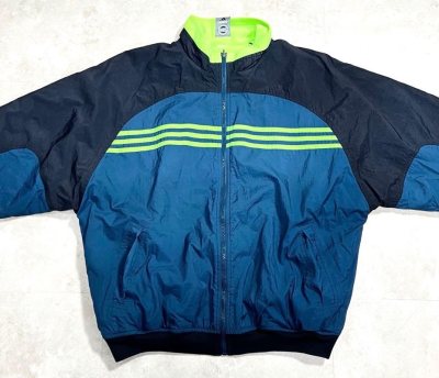 90年代的阿迪达斯版型好，配色好看。让我淘到宝物了，挖煤姬客服耐心解答，发货时效有保障，从发出到收获过程十分顺利，以后还会多多用挖煤姬淘好物的