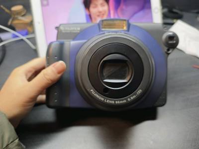 买的相机怕暴力快递摔坏，所以我保留了原包装合单发货，挖煤姬给了好大一个箱子发货，比原来重量多出许多，没有多加钱，好评！到了国内交了税费，丝滑通关。