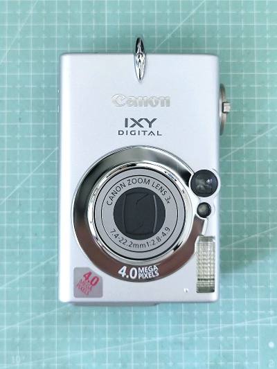 海淘相机体验感拉满！全画幅机身成像质感绝了，高像素下细节清晰，放大看也无压力，高感降噪效果超棒，夜景拍摄纯净无噪点。平台包装专业抗摔，物流全程可追踪，客服还讲解海外版使用技巧，专业又贴心！