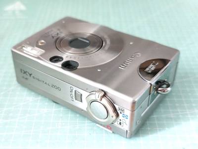 海淘相机没踩雷太惊喜！相机五轴防抖超实用，手持拍夜景也清晰不模糊，连拍速度快，抓拍动态瞬间不遗漏。包装严实无磕碰，物流速度超预期，平台还提供正品溯源，价格比代购划算，摄影爱好者果断收藏！