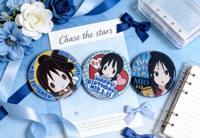 挖煤姬真的是二次元日淘宝藏平台！这次我要分享的是我入手轻音少女秋山澪生日徽章，质感绝了！马口铁材质搭配精致印刷，角色造型还原度超高，色彩鲜艳不褪色，不管是收藏还是别在包上都超吸睛！本次物流选了竹蜻蜓plus路线，包税省心，时效超快还稳定。开箱更是满满的安心感，外层硬...