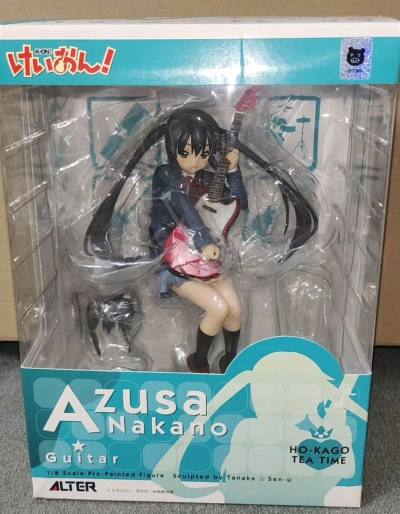ALTER 轻音少女 K-ON！中野梓 收集的轻音战队第二个 
大A做工一如既往的好 乐器做得很精致像真品一样 日拍下单算上优惠券比国内便宜点入手