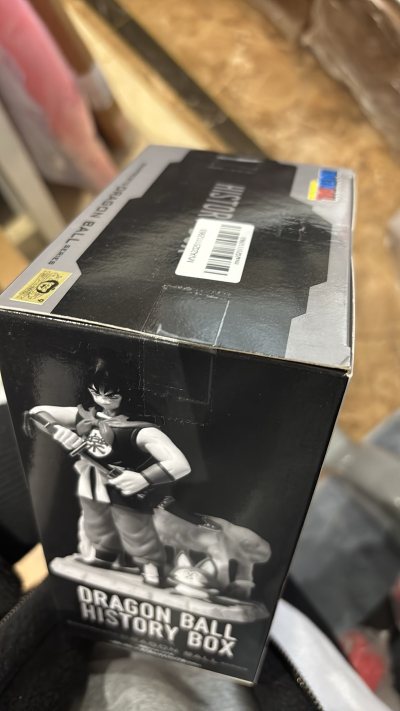 去年就拿到，一直没时间评论，小手办价格便宜，打包好了走的竹蜻蜓，半个月左右拿到，竹蜻蜓方便，省了清关的时间，打包也很好。