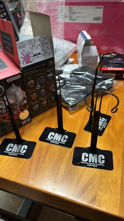 家里手办太多，日网看到这种简易的支架、价格实惠，就买了一组，重量轻，发竹蜻蜓很实惠，而且还不用清关，不错的平台，可以解决很多问题，好评。