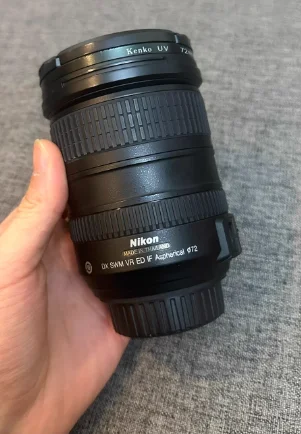 F卡口，适合DX单反，防抖功能正常，对焦变焦顺畅，镜片通透，无霉无雾无划痕，成色好，轻微使用痕迹，整体保存不错，功能完好无维修。
