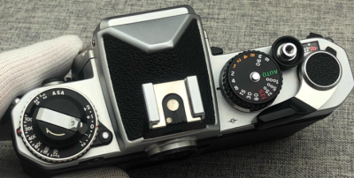 功能一切正常
外观整体95新左右
取景器干净
测光准确
各档速度准确
胶片仓干净
带机身盖
整体来说还算不错