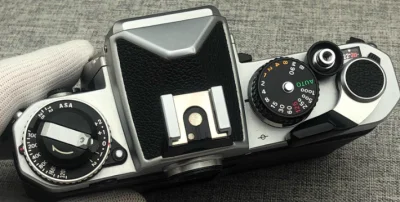 功能一切正常
外观整体95新左右
取景器干净
测光准确
各档速度准确
胶片仓干净
带机身盖
整体来说还算不错