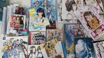 偶像大师周边相关，感觉像是捡漏了退坑出物，数量很多。相关海报，漫画和cd都有，整体包裹重量偏高，走海运路线最合适不过。到手包裹无损伤，包装完美。