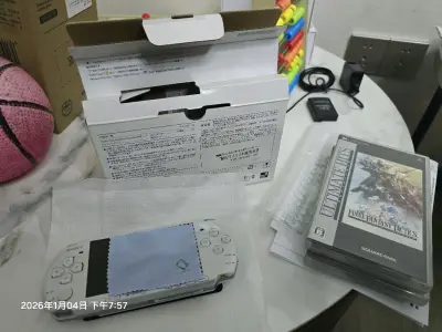 psp游戏机本体，整体成色优良，岛国人还是蛮爱惜机器的，运行良好，读盘没有杂音，很完美的一次收货哟。