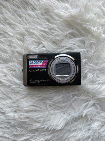 好惊喜哦！看商品图成色很好就直接下单了，收到以后买了一块新电池试了下！果然可以开机！！！！感谢挖煤姬嘿嘿嘿分享得积分运费只要了40