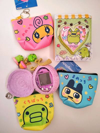 走的包税线，很方便很实惠，也是淘到了一个成色不错的拓麻歌子ID，还有一个中古摆件，还有最近火的扭蛋，很开心，接下来还有一些要发回来的