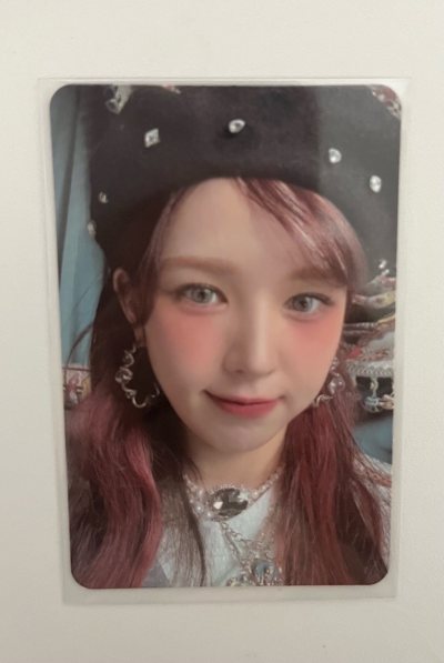 又来挖煤姬切卡了，真的能切到很多好价，这次切了红贝贝的小卡，贝雷帽温太美了，mumo温也超级美，色调特别粉嫩清透，使用了ems运回，速度超级快，打包的也很好，拆开来很多泡沫纸，小卡也一点没损坏