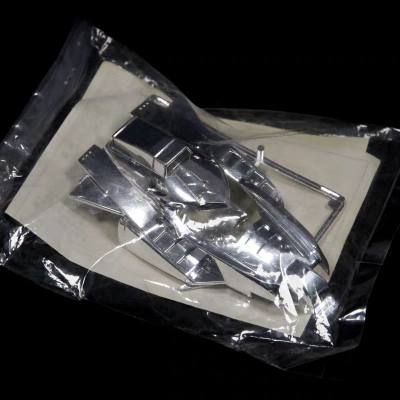 痛并快乐着，狠狠心买下来的，2千多块的四驱车车壳，逼格拉满，相信很多人都没见过未拆封的。买回国可以炫耀一番，拍了产品照，不明觉厉。