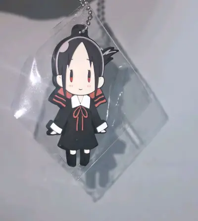 很开心再次收到辉夜大小姐剧场版的限定小辉夜造型挂件，十分的cute，也很适合作为辉夜fan的藏品，感谢出物～