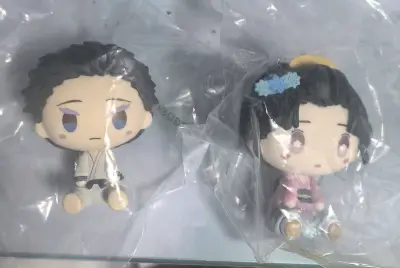 本次淘到了狛治&amp;amp;念雪的鬼灭之刃D赏豆豆眼坐姿小公仔，做工十分的小巧可爱，很适合作为摆件食用，也勾起了三哥的感人故事