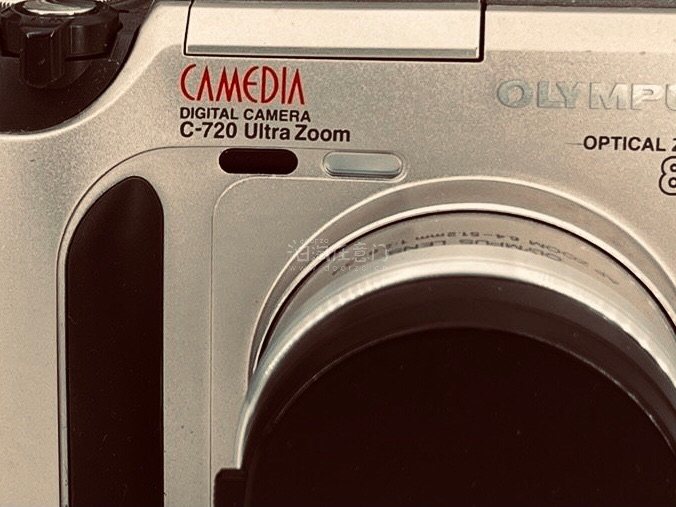 整体来说，这款相机的使用体验非常棒。无论是从拍摄效果、操作流畅性还是便携性等方面来看，都让人感到非常满意。喜欢这款相机很久了，价格亲人，最后已安全抵达!相机完好，没有坏损坏的。