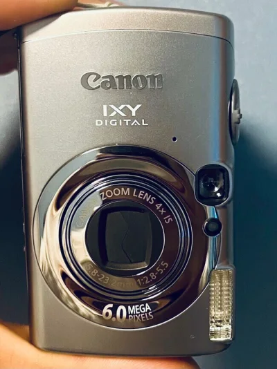 这次买了一台喜欢很久的数码相机型号，包装得很好，收到时相机都没有损坏的，功能正常，拍照模式多样，非常好玩的一台数码相机，平台处理速度也很快，没几天就到了包装很严，实物流也很快。 


