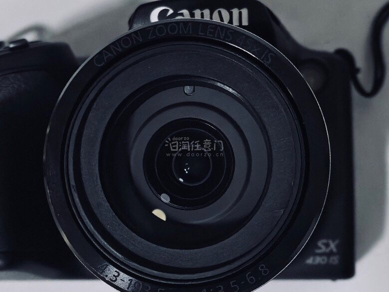 相机体积小巧，重量适中，非常适合随身携带。无论是旅行随拍还是日常记录，都能轻松应对。物超所值!质量非常赞，服务态度也超赞，以后还会回购，相机与描述一致，无差别，相机出片漂亮，相机使用效果超出预期!快递包装得非常严实，没有磕坏的，点赞。