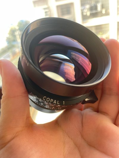 在挖煤姬购买的相机镜头终于到了！镜头整体非常不错，符合卖家描述，镜片干净通透，卖家发货也很快，次日就能发出，物流很快很安全，箱子八角尖尖，商品没有磕碰损坏。