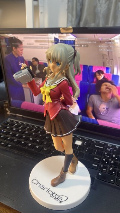 蹲了好久的世嘉友利奈绪手办，终于以超惊喜的好价拿下，简直是本命党的福音！作为被炒到千元级的热门景品，这个价格能入手正版真的血赚不亏～ 实物完全超出预期，尺寸气场超足，面雕精准还原了动画里的清冷感，眼眸水贴清晰透亮，脸颊淡淡的红晕氛围感拉满。头发分色自然，发尖锐度在线...