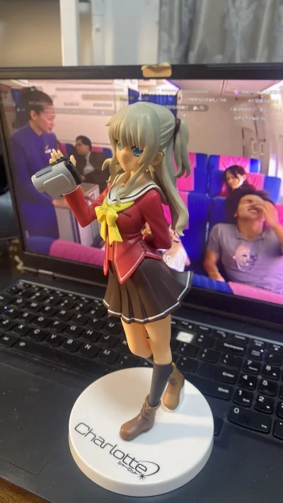 蹲了好久的世嘉友利奈绪手办，终于以超惊喜的好价拿下，简直是本命党的福音！作为被炒到千元级的热门景品，这个价格能入手正版真的血赚不亏～ 实物完全超出预期，尺寸气场超足，面雕精准还原了动画里的清冷感，眼眸水贴清晰透亮，脸颊淡淡的红晕氛围感拉满。头发分色自然，发尖锐度在线...