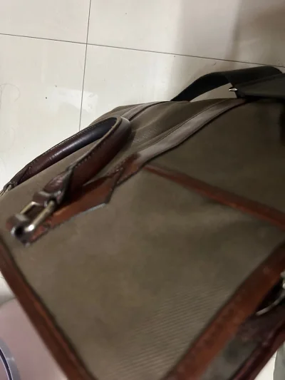 挖煤姬｜ 从图片中就可以看出来，这个小包包不错。挖煤姬是一家专注于海淘的平台，上面有很多的商品可以供自行选择他家的售后服务以及物流速度都特别的有保障，客服回复消息也非常快，打包商品也非常的仔细


