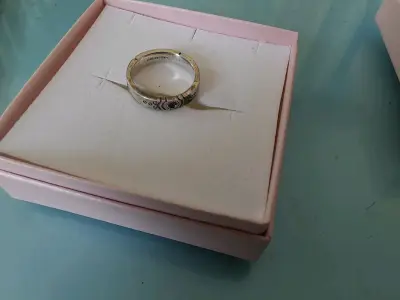 挖煤体验很好，代购速度快，没几天就到仓库了，走竹蜻蜓国际邮费也很便宜，尤其是最近汇率低，比国内邮费也没多多少，很快就到手了