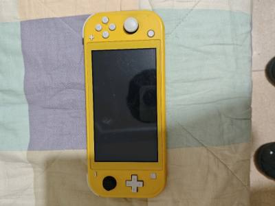 这次买的是nslite，游戏掌机。收到货感觉包装很扎实，选了内部基础加固，里面填充了很多泡沫。机子收到无磕碰，功能正常用存的积分抵扣了很多邮费，感觉总体很划算。期待下次的愉快购物体验