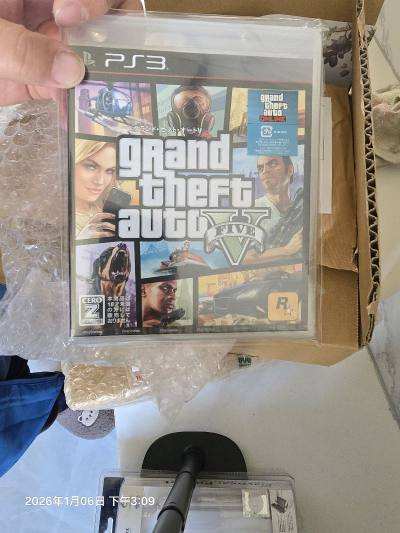 难得收到一张全新未拆封的游戏，海关还是睡了，睡了，哈哈，最近这么紧吗？哈哈哈。成色全新未拆封，发货还是很快，还加了塑封。



