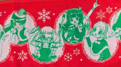 幸福的收到了16圣诞毛巾~~
这条16年的圣诞毛巾，像一位藏在时光里的老朋友，温柔又踏实。即便岁月流转，它依旧保持着柔软的触感，吸水性丝毫未减，擦在脸上没有丝毫粗糙感，仿佛还带着当年圣诞季的暖意。经典的圣诞元素印花虽有些许褪色，却更添一份复古的温馨，像是把往年的节日...