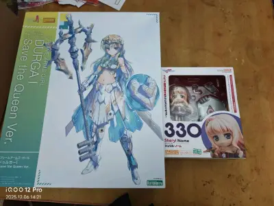 这次呢，又从挖煤姬在日拍上买了寿屋的救赎女王和超时空要塞F的雪莉露粘土人，这两个都是好价入手。这次箱子的也是加了填充物，中通快递也是很给力，箱子依旧八角尖尖，竹蜻蜓速度也很快。挖煤姬当属海淘的好去处。
