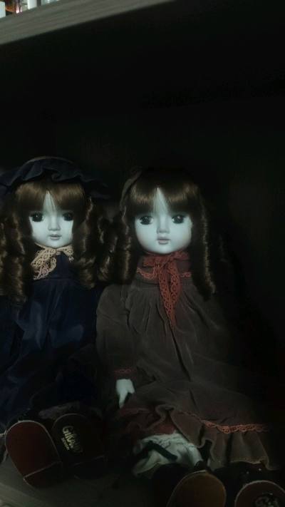 之前在逛煤炉拍卖的时候看到的，很漂亮的罗马卷和洋装是我没有收集过的种类
一开始价格很低，而且我预算也不是很足就抱着试试看的心情参拍了，结果就我一个人拍这么低价拿下了
