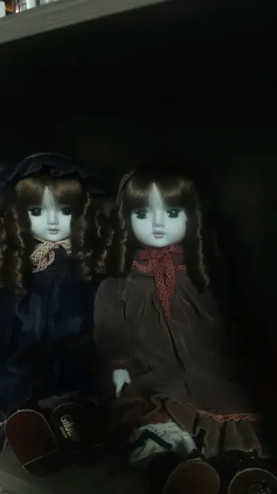 之前在逛煤炉拍卖的时候看到的，很漂亮的罗马卷和洋装是我没有收集过的种类
一开始价格很低，而且我预算也不是很足就抱着试试看的心情参拍了，结果就我一个人拍这么低价拿下了
