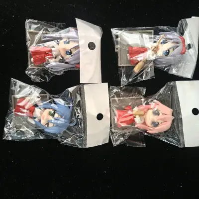 整整齐齐四小只安全下车了，新年巫女服嘎嘎萌啊。还是选择的老朋友竹蜻蜓，安全下车了。又一次很好的购物体验，感谢挖煤姬。