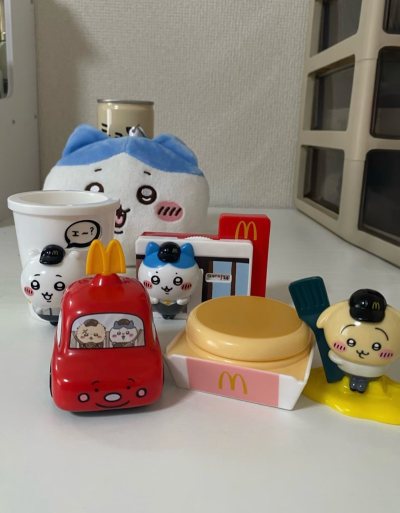 馋这些萌萌的小东西好久了！还好有挖煤姬！上新同步超快。操作对新手超友好，合单功能超省心，还能积分抵运费。物流全程可追踪，包装严实无损坏，20多天就收货。客服响应及时，正品有保障，性价比拉满，已经推荐给闺蜜，会一直回购～