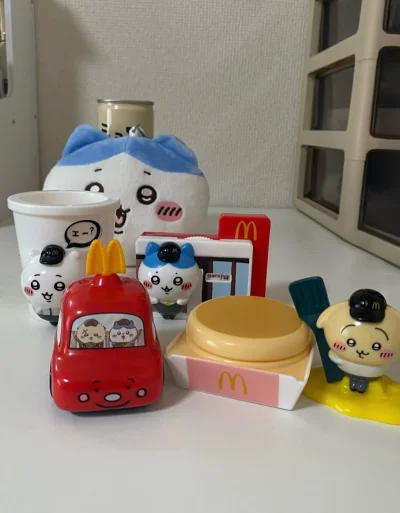 馋这些萌萌的小东西好久了！还好有挖煤姬！上新同步超快。操作对新手超友好，合单功能超省心，还能积分抵运费。物流全程可追踪，包装严实无损坏，20多天就收货。客服响应及时，正品有保障，性价比拉满，已经推荐给闺蜜，会一直回购～