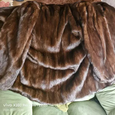 很满意成色非常好价格合适感谢挖煤姬让我得到这也好的一件衣服真的非常满意以后还会再挖煤姬继续挖煤的！！！