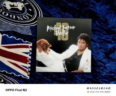 这次又购买了一些挖煤姬唱片 每次挖煤姬都比国内便宜很多 而且能遇到很多限量版 这就让每次打开挖煤姬都很有趣很新鲜 万一能遇到限量版 