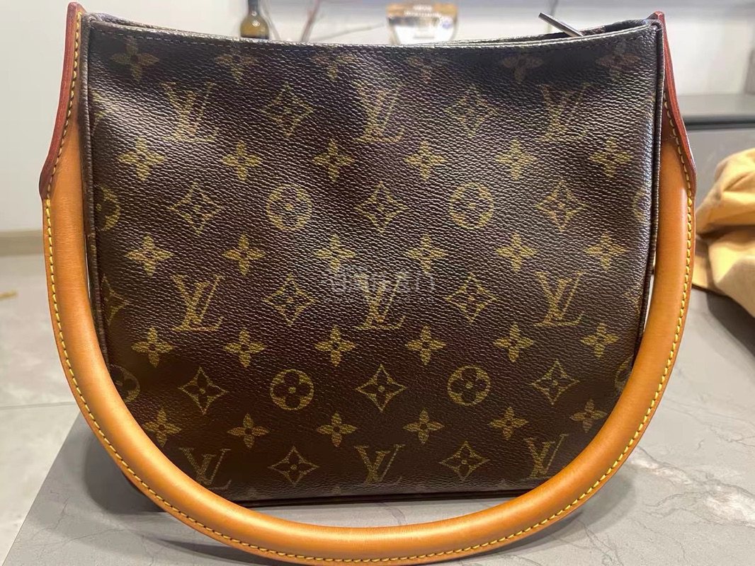 这次在挖煤姬海淘了3个包包，首先选择好自己喜欢的款式和品牌，确认好成色后就下单了，从下单到到货都很丝滑到货后发现卖家包装超级细心，每个包包都没有压坏，我已经将软件分享给更多姐妹儿了，希望他们也可以淘到自己喜爱的东西～～