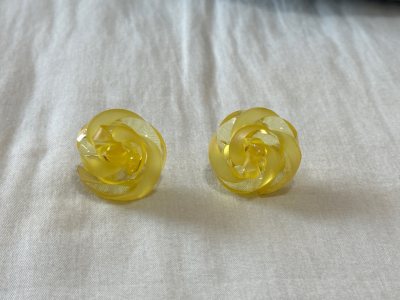 不一样的黄玫瑰耳饰